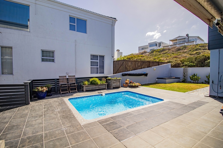 5 Bedroom Property for Sale in Yzerfontein Western Cape